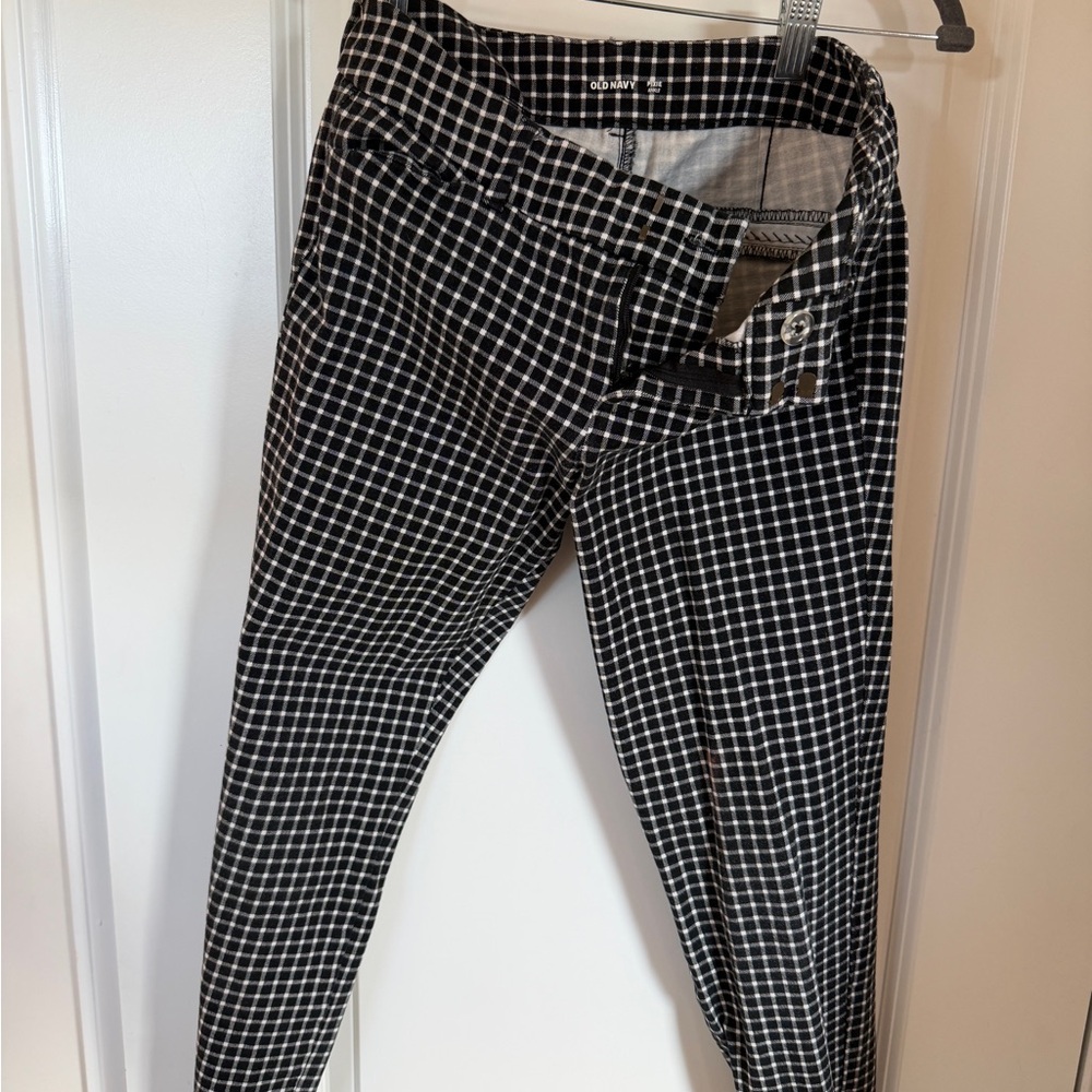 Old Navy Black and White Checkered Pants
